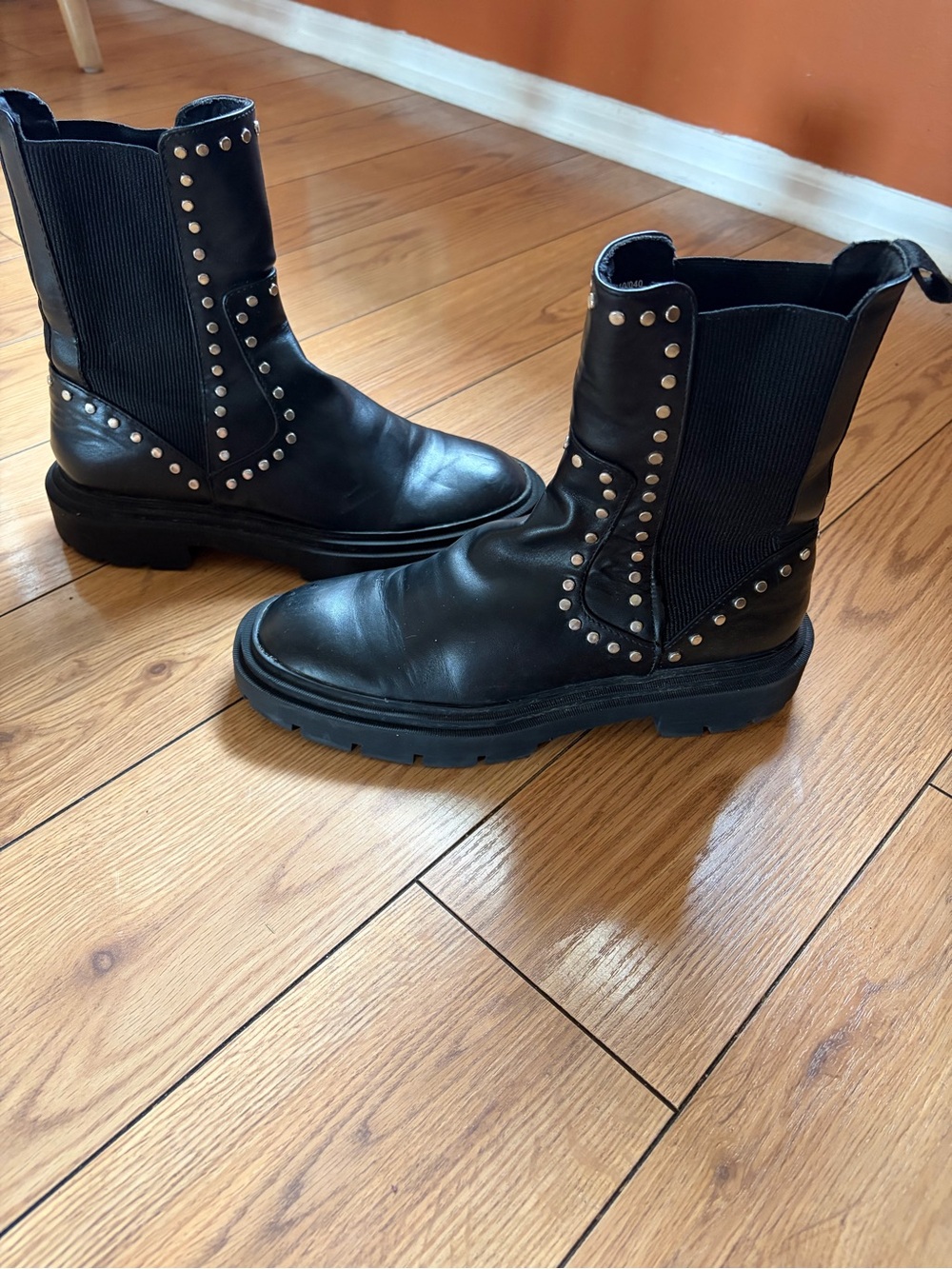 Zara Black EU39/US 8-8.5 Studded Chelsea Vegan Leather Boot Comfort Lug Sole - Picture 5 of 9
